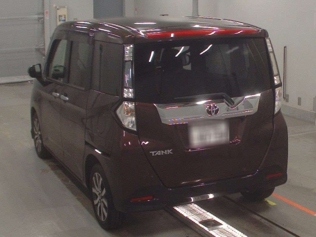 TOYOTA TANK 2017