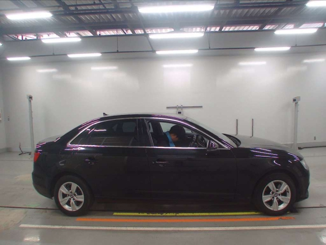 AUDI A4 2016