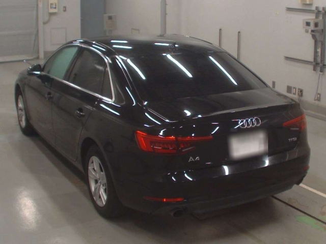 AUDI A4 2016