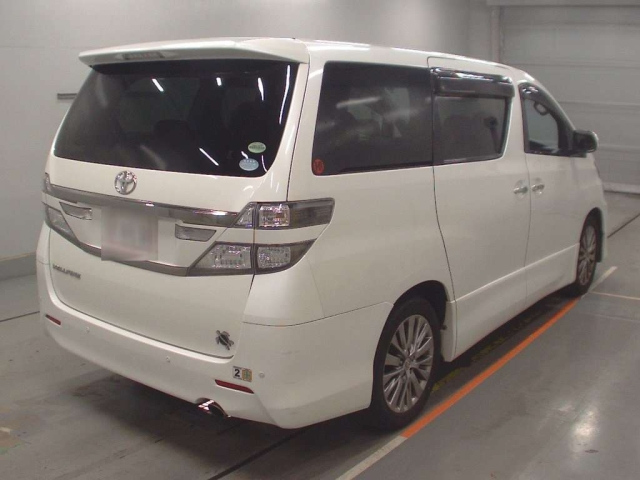 TOYOTA VELLFIRE 2013