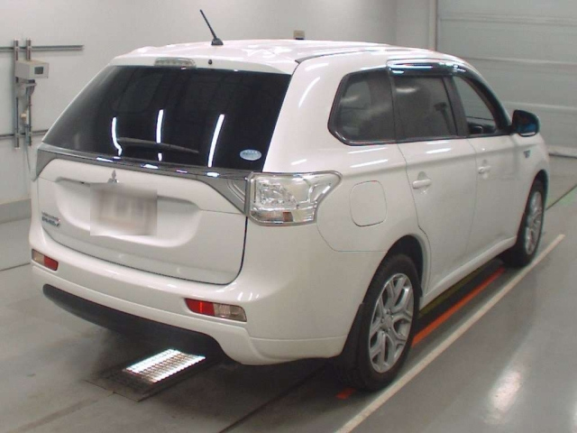MITSUBISHI OUTLANDER PHEV 2014