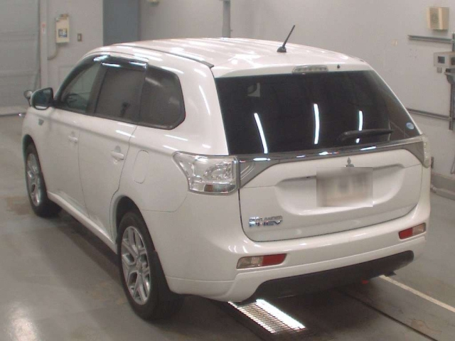 MITSUBISHI OUTLANDER PHEV 2014