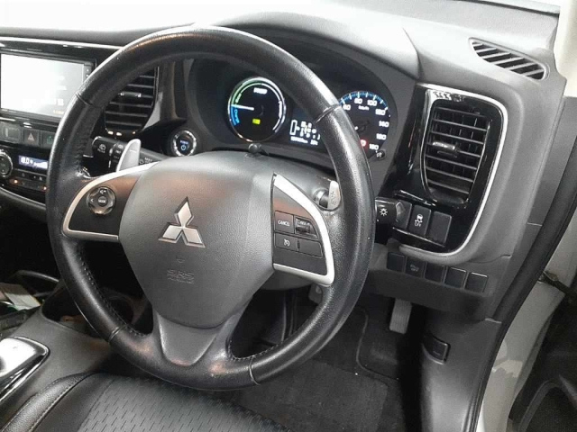 MITSUBISHI OUTLANDER PHEV 2014