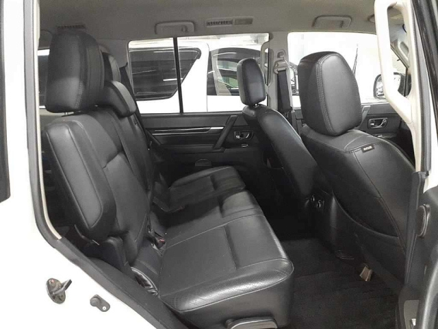 MITSUBISHI PAJERO 2009