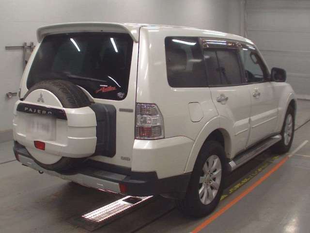 MITSUBISHI PAJERO 2009