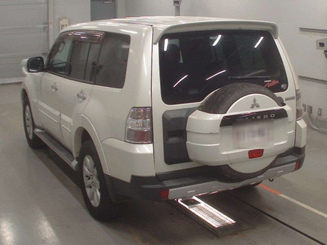 MITSUBISHI PAJERO 2009