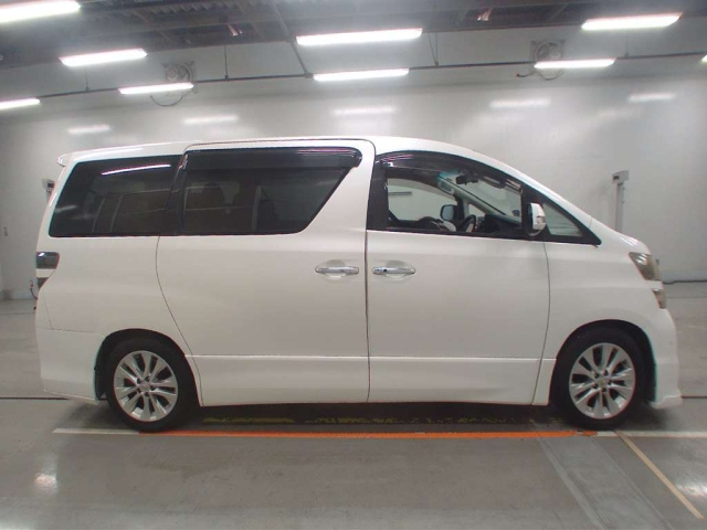 TOYOTA VELLFIRE 2008