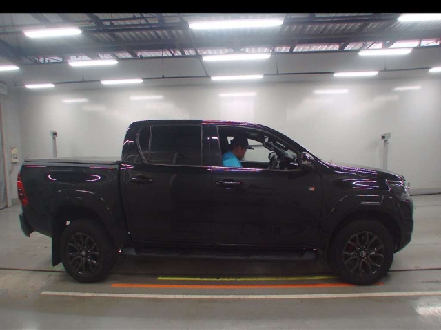 TOYOTA HILUX 2022