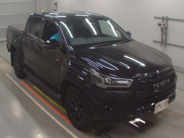 TOYOTA HILUX 2022
