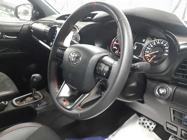 TOYOTA HILUX 2022