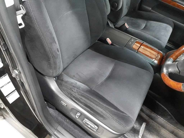 TOYOTA HARRIER 2012