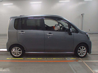 DAIHATSU MOVE 2013