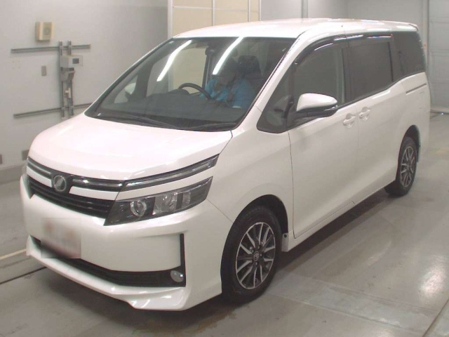 TOYOTA VOXY 2014