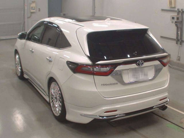 TOYOTA HARRIER 2017