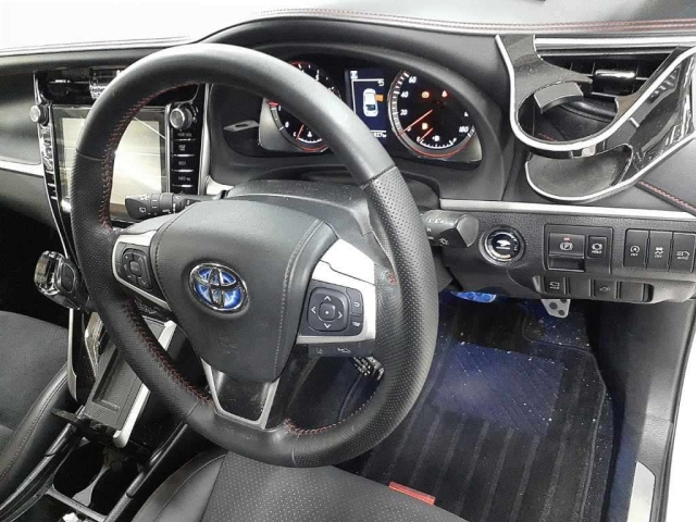 TOYOTA HARRIER 2017