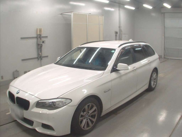BMW 5 SERIES 2011