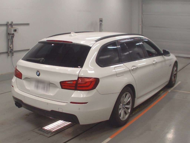BMW 5 SERIES 2011