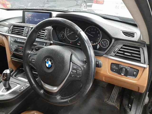 BMW 3 SERIES 2012