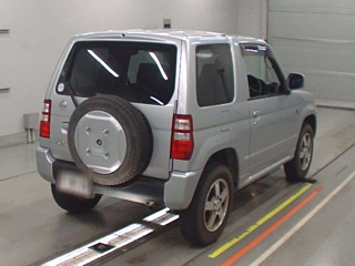 NISSAN KIX 2009