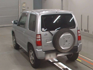 NISSAN KIX 2009