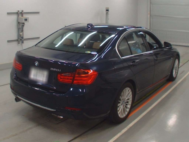 BMW 3 SERIES 2013