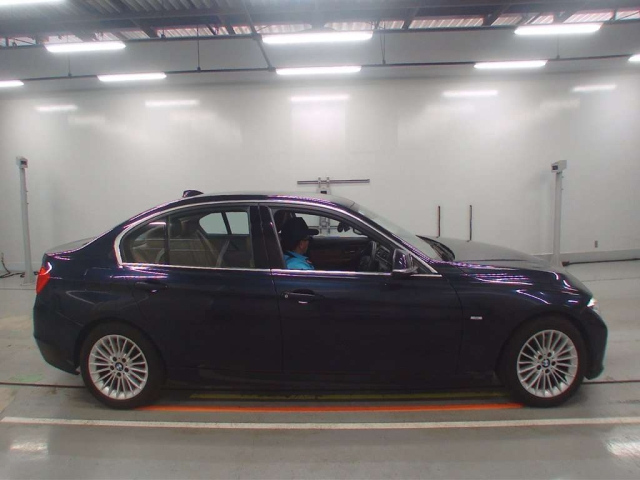 BMW 3 SERIES 2013