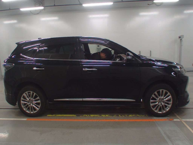 TOYOTA HARRIER 2015
