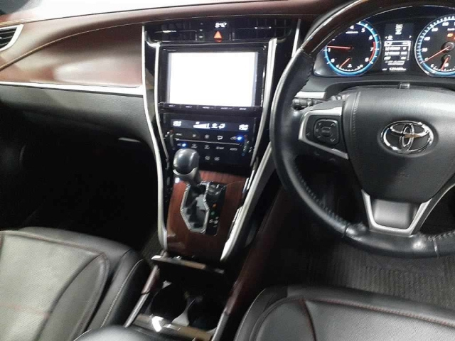 TOYOTA HARRIER 2015