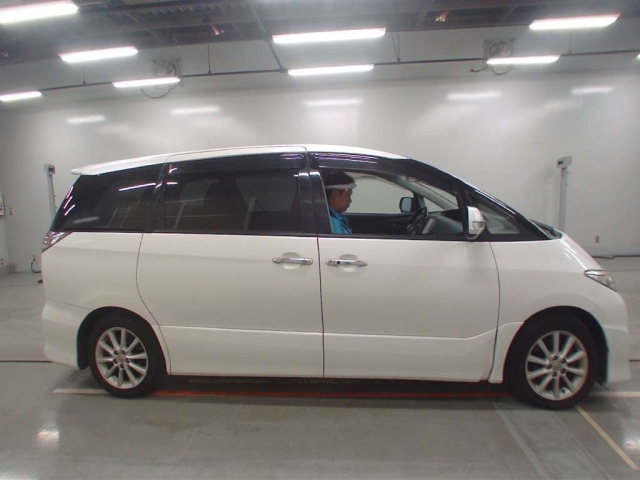 TOYOTA ESTIMA 2011