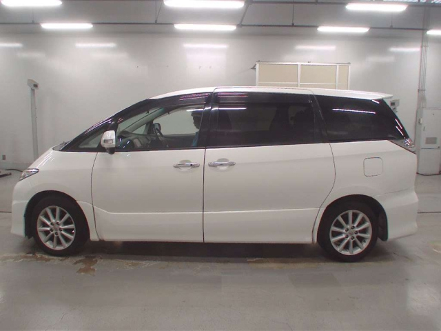TOYOTA ESTIMA 2011