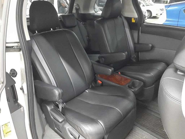 TOYOTA ESTIMA 2011