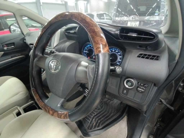 TOYOTA WISH 2009