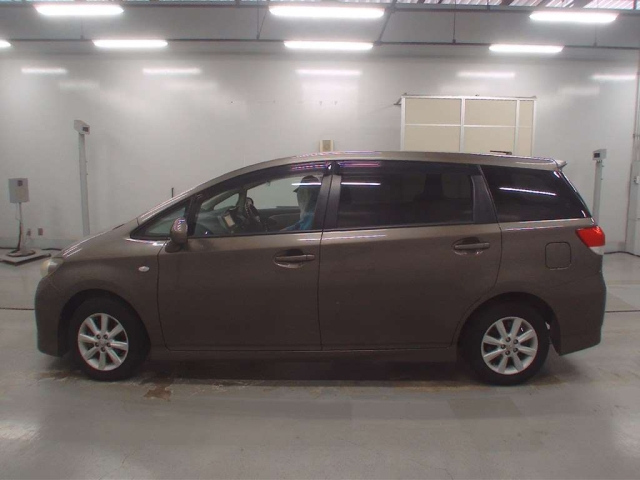 TOYOTA WISH 2009
