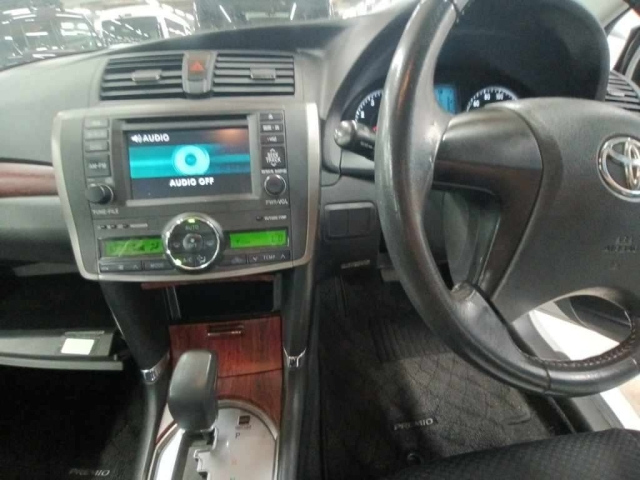 TOYOTA PREMIO 2009