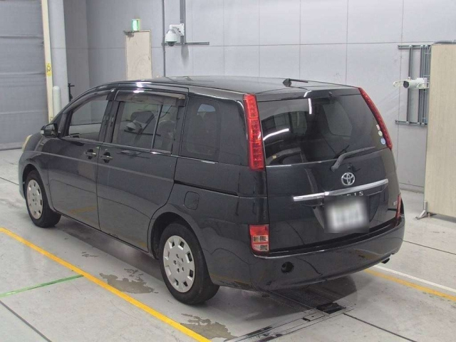 TOYOTA ISIS 2010