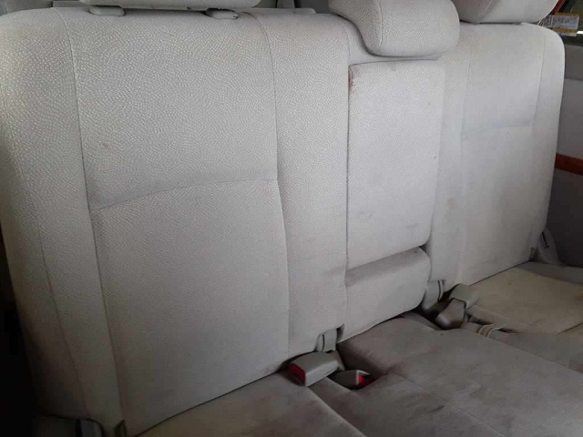 TOYOTA ISIS 2010