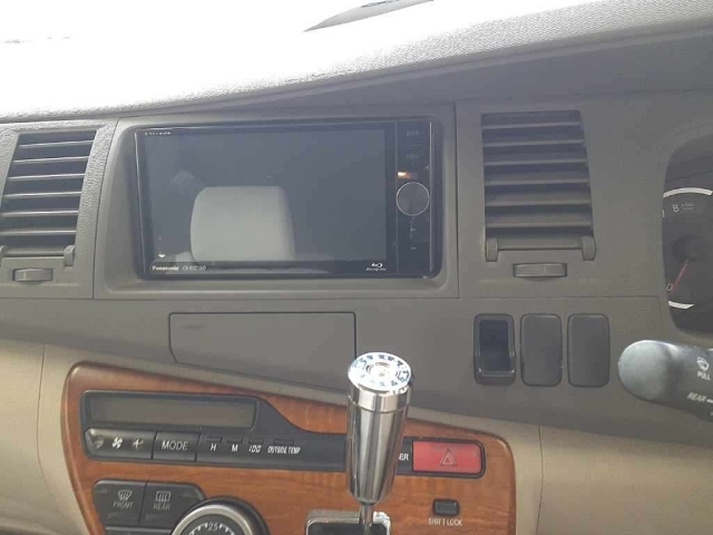 TOYOTA ISIS 2010