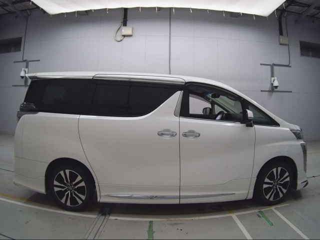 TOYOTA VELLFIRE 2021