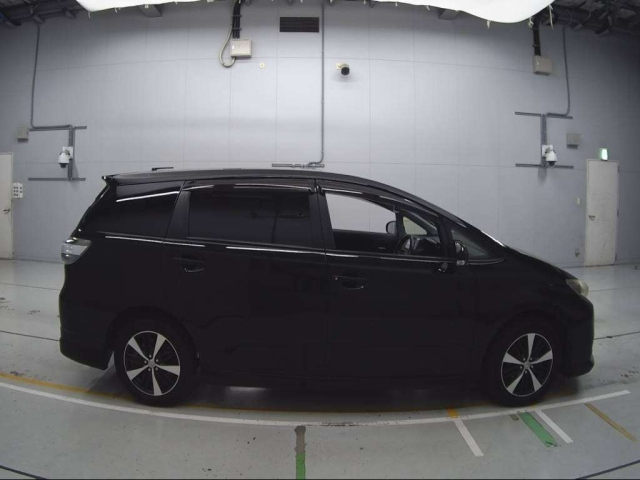 TOYOTA WISH 2012