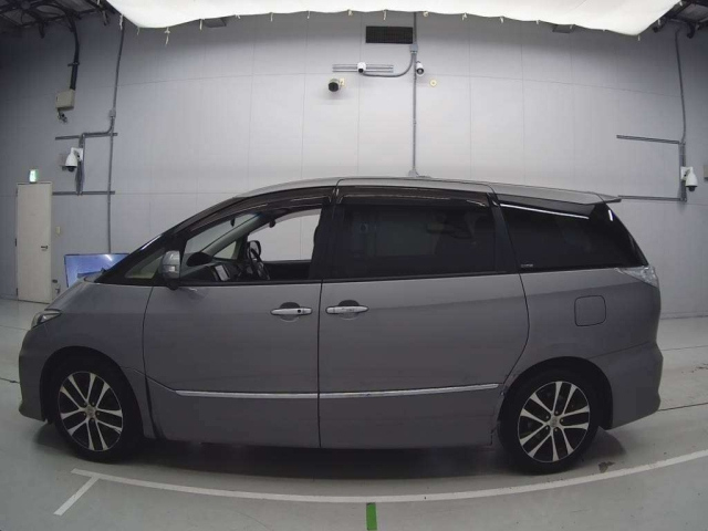 TOYOTA ESTIMA 2015