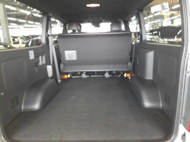 TOYOTA HIACE VAN 2025