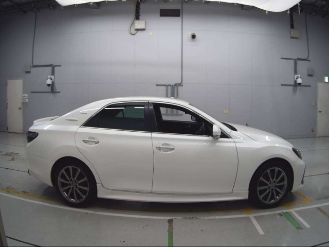 TOYOTA MARK X 2019