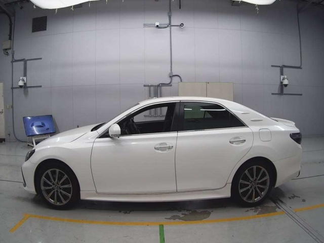 TOYOTA MARK X 2019