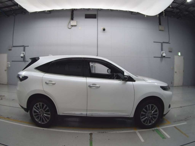 TOYOTA HARRIER 2014