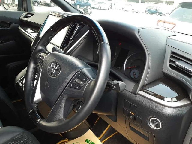 TOYOTA VELLFIRE 2017