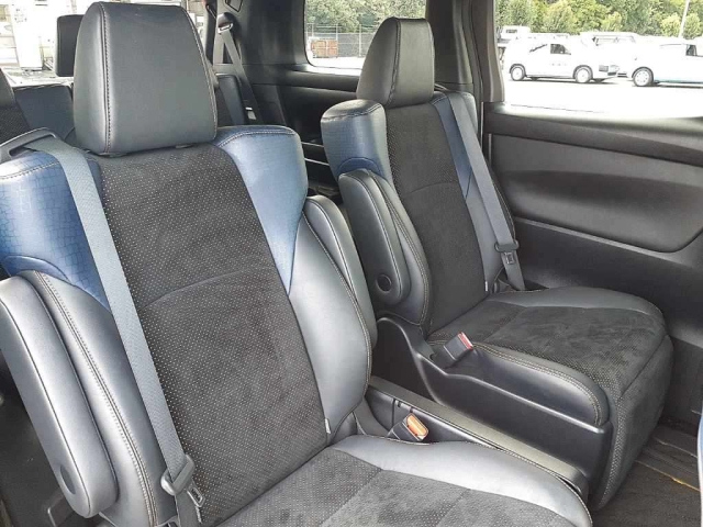 TOYOTA VELLFIRE 2017