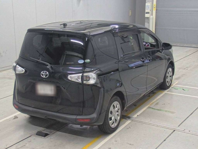 TOYOTA SIENTA 2016