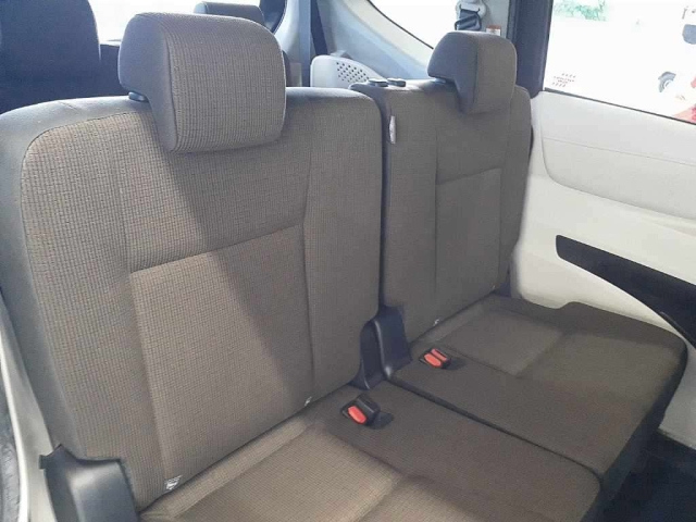 TOYOTA SIENTA 2016