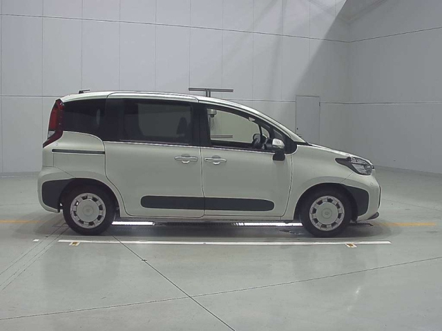 TOYOTA SIENTA 2023