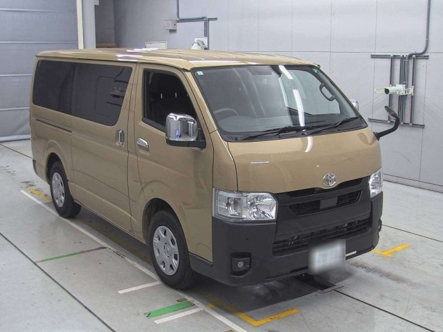 TOYOTA HIACE VAN 2024
